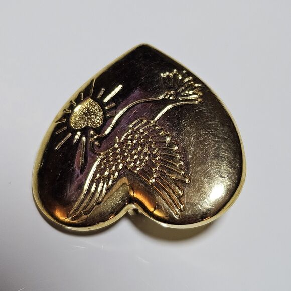 Vtg Heart Brooch Religious Dove “The Variety Club” Pin God's Bright Gold Tone - Picture 8 of 10